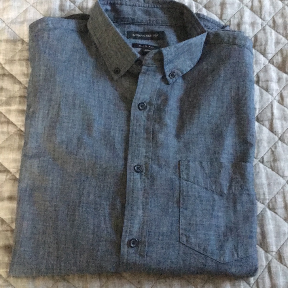 Men’s casual Banana Republic button down shirt